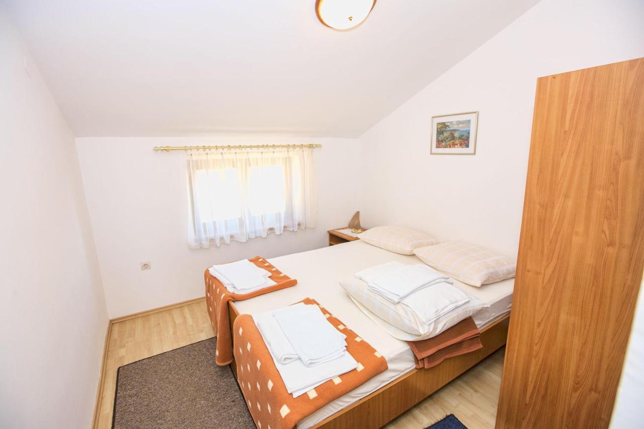 Apartmani Marijana Cesarica Exterior photo